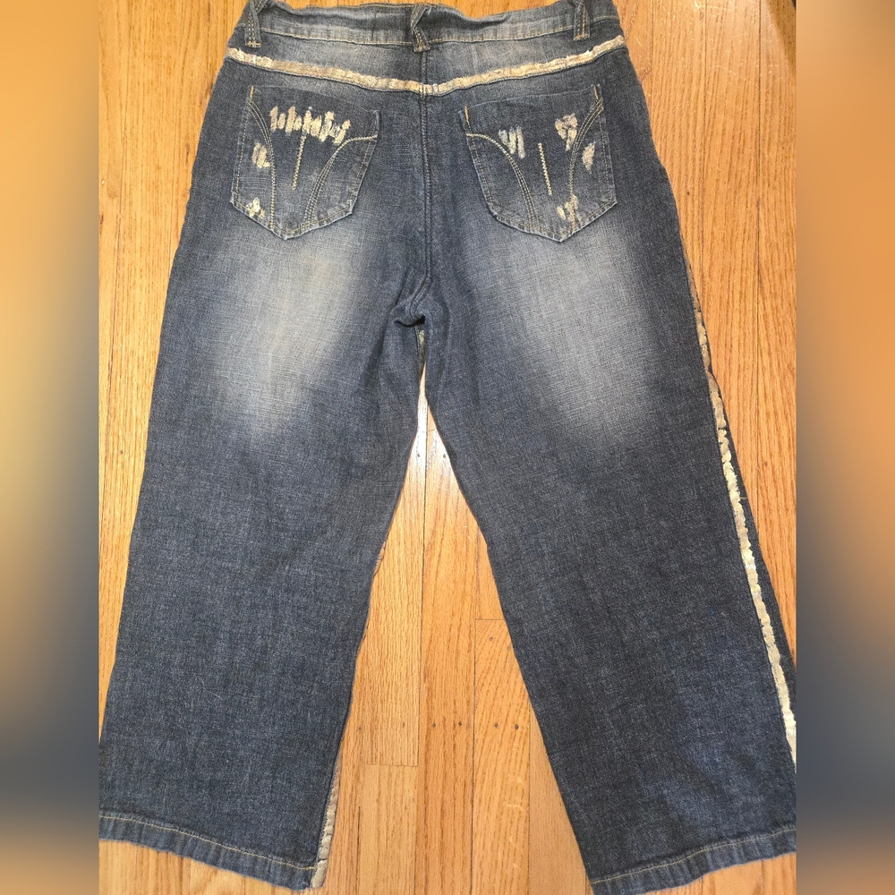 Size 6 Petite Denim Capris with Gold Accents - Picture 3 of 3
